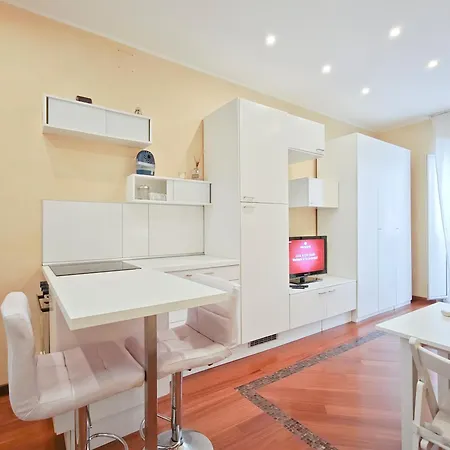 Leylah Apartment Bari
